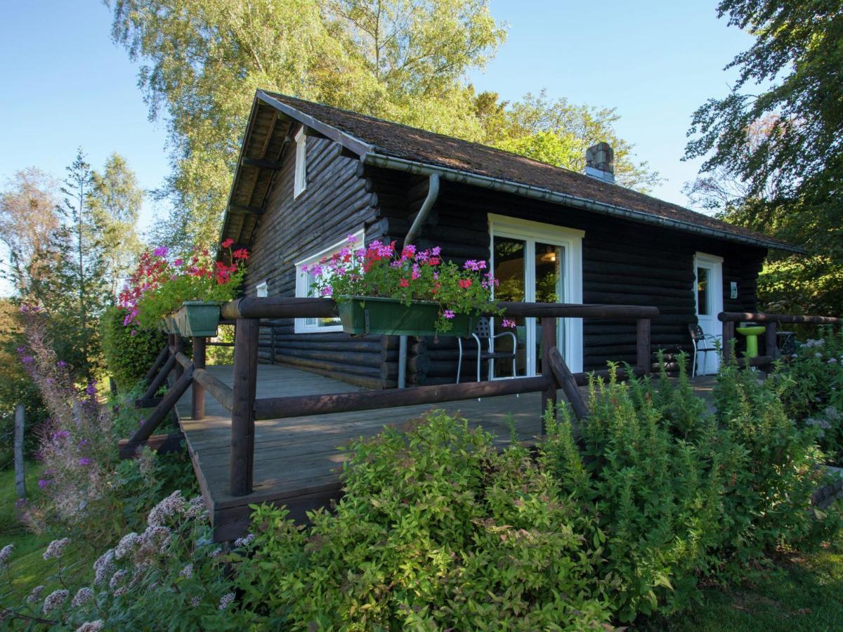 Open Wooden Chalet Built Against A Hill Francorchamps Exterior foto