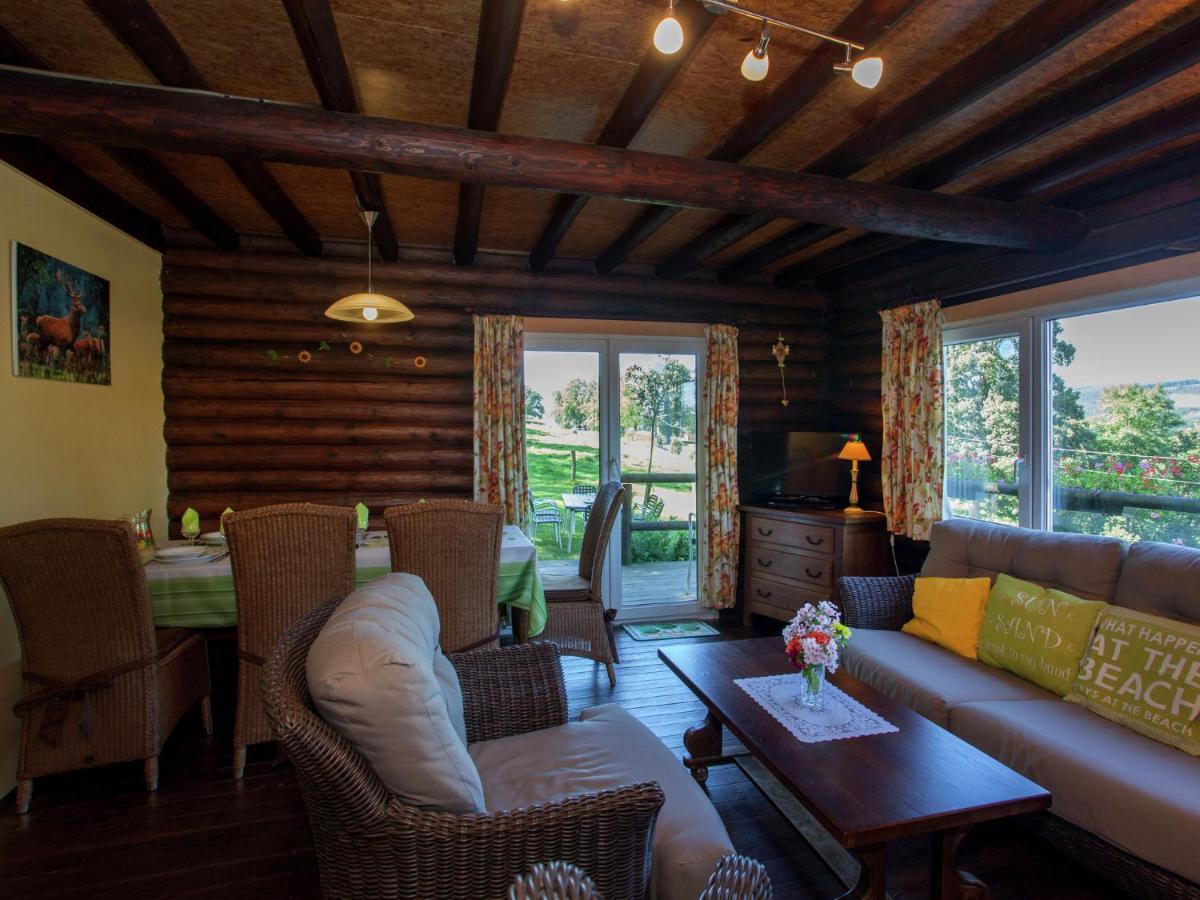 Open Wooden Chalet Built Against A Hill Francorchamps Exterior foto