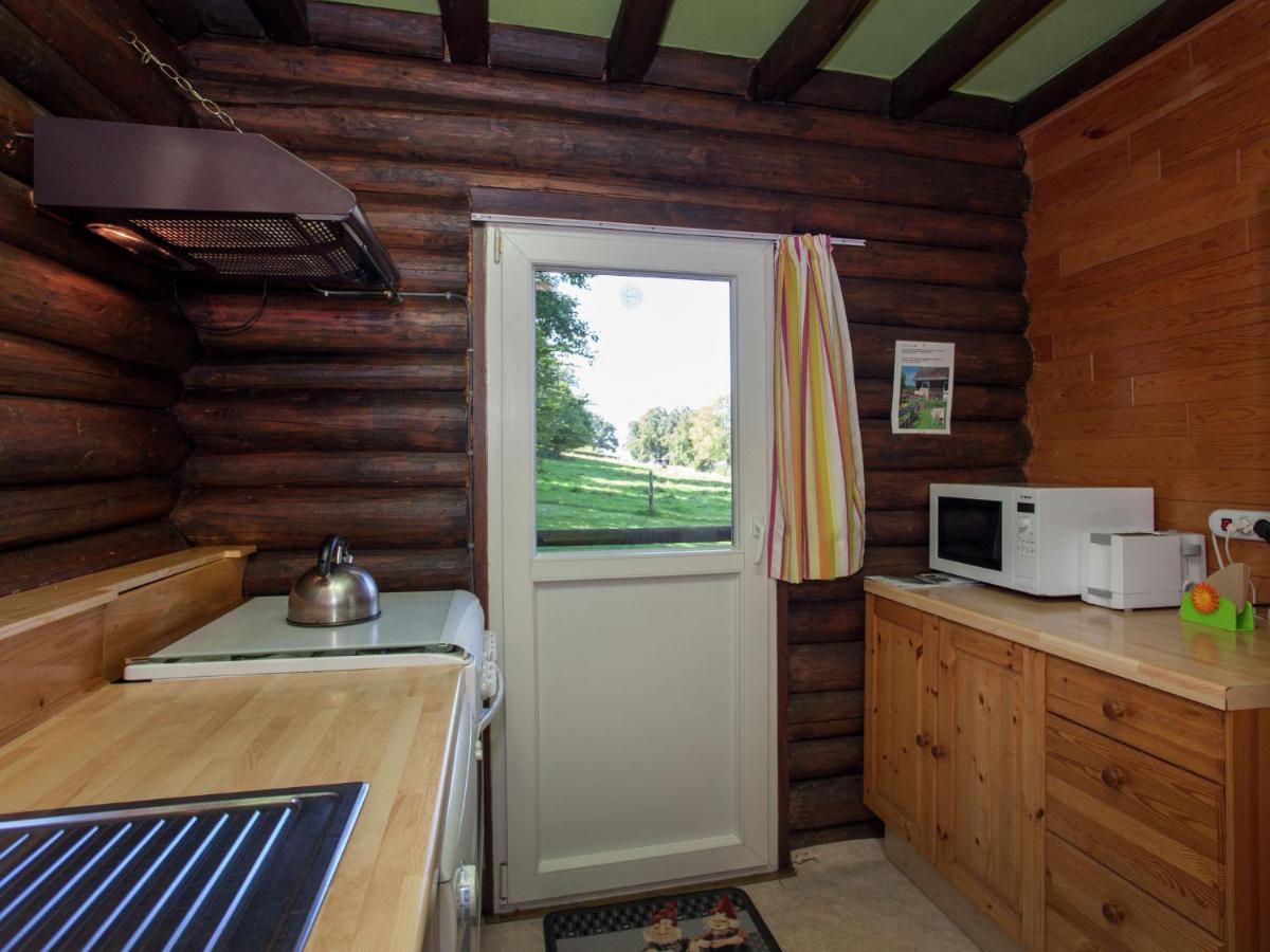 Open Wooden Chalet Built Against A Hill Francorchamps Exterior foto