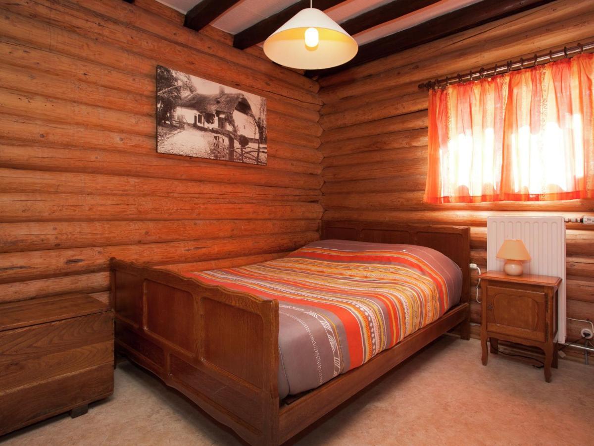 Open Wooden Chalet Built Against A Hill Francorchamps Exterior foto